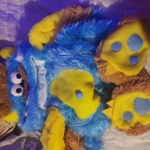 Baby clothes some 6 months but mostly 12 months